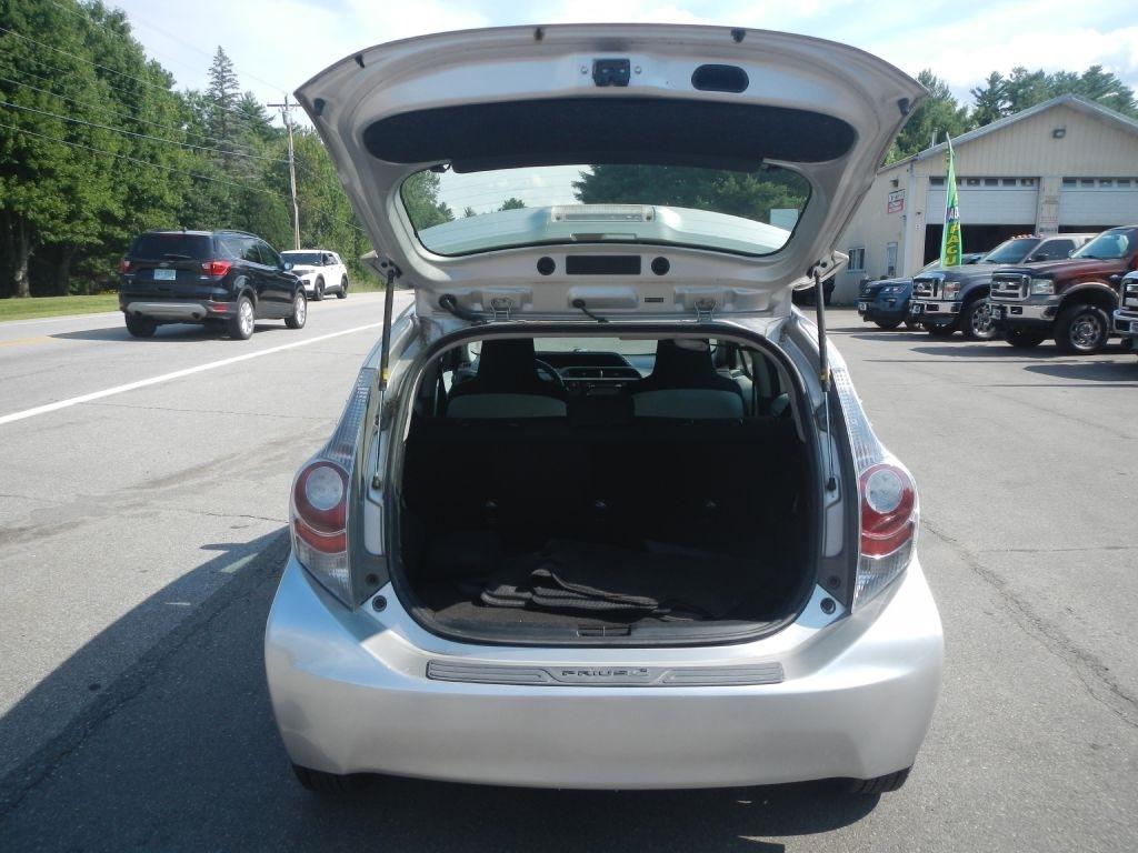 Toyota Prius c One 2012
