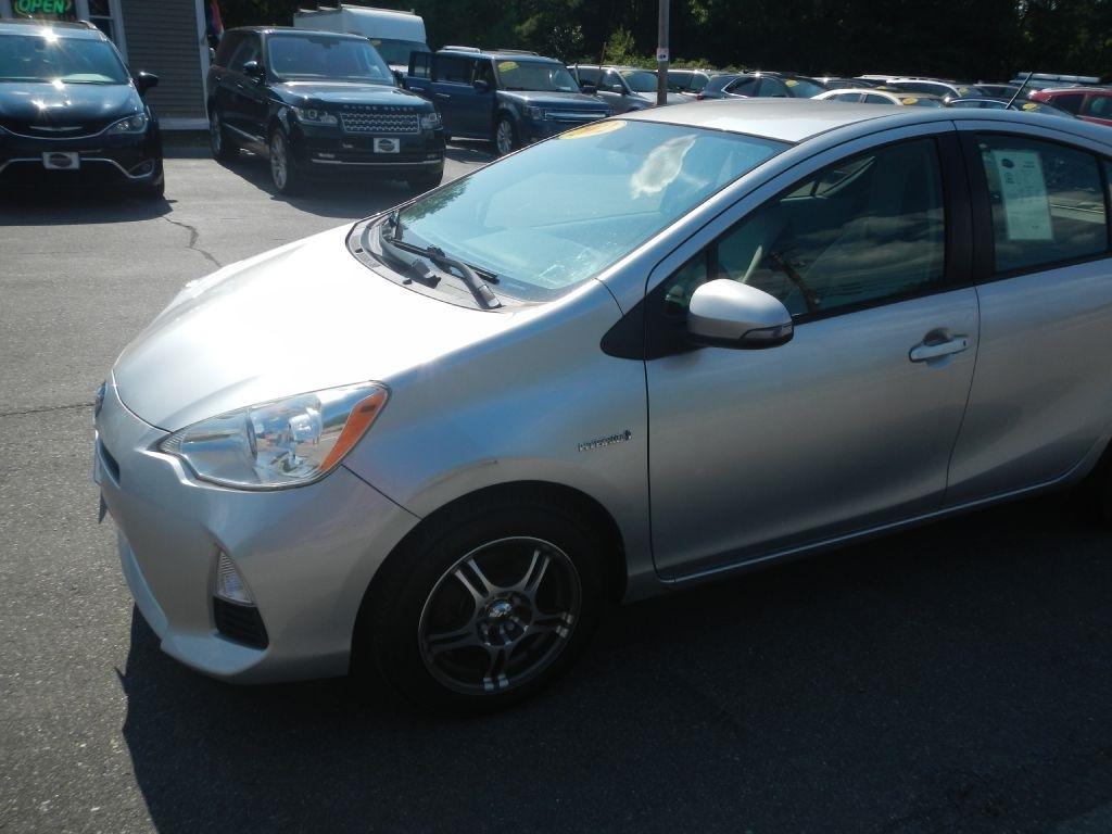 Toyota Prius c One 2012