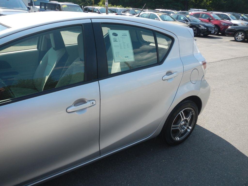 Toyota Prius c One 2012