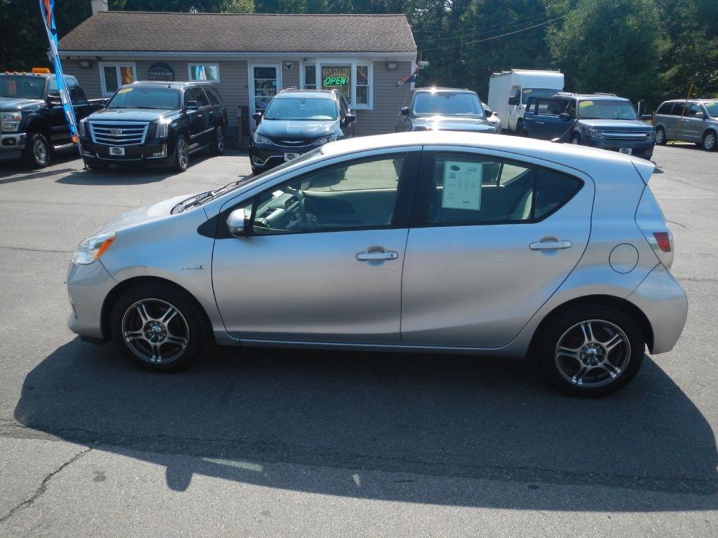 Toyota Prius c One 2012