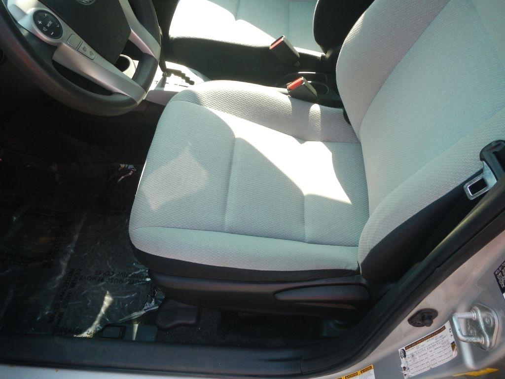 Toyota Prius c One 2012