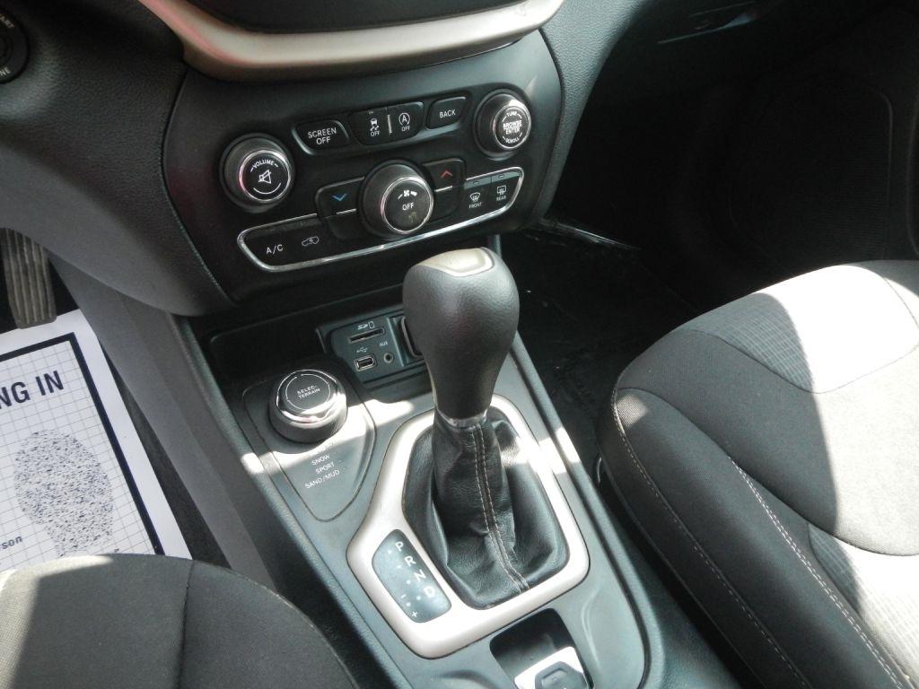 Jeep Cherokee Latitude 4WD 2015