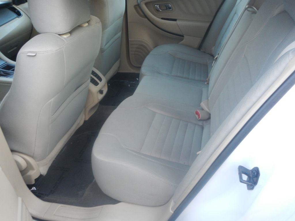Ford Taurus SE FWD 2014