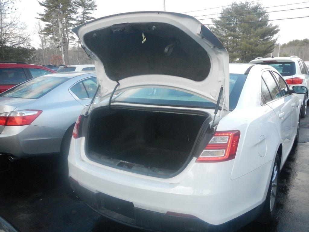 Ford Taurus SE FWD 2014