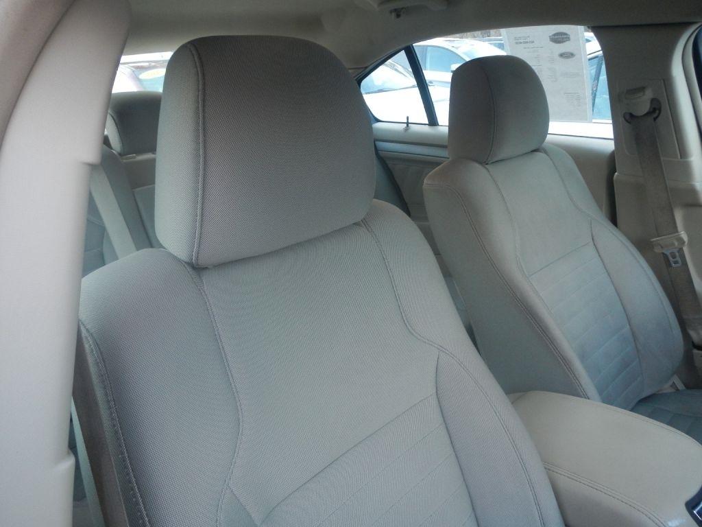 Ford Taurus SE FWD 2014