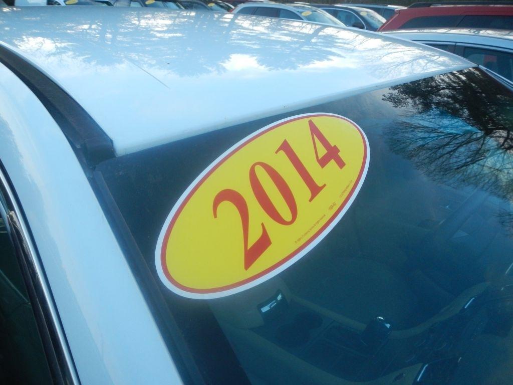 Ford Taurus SE FWD 2014