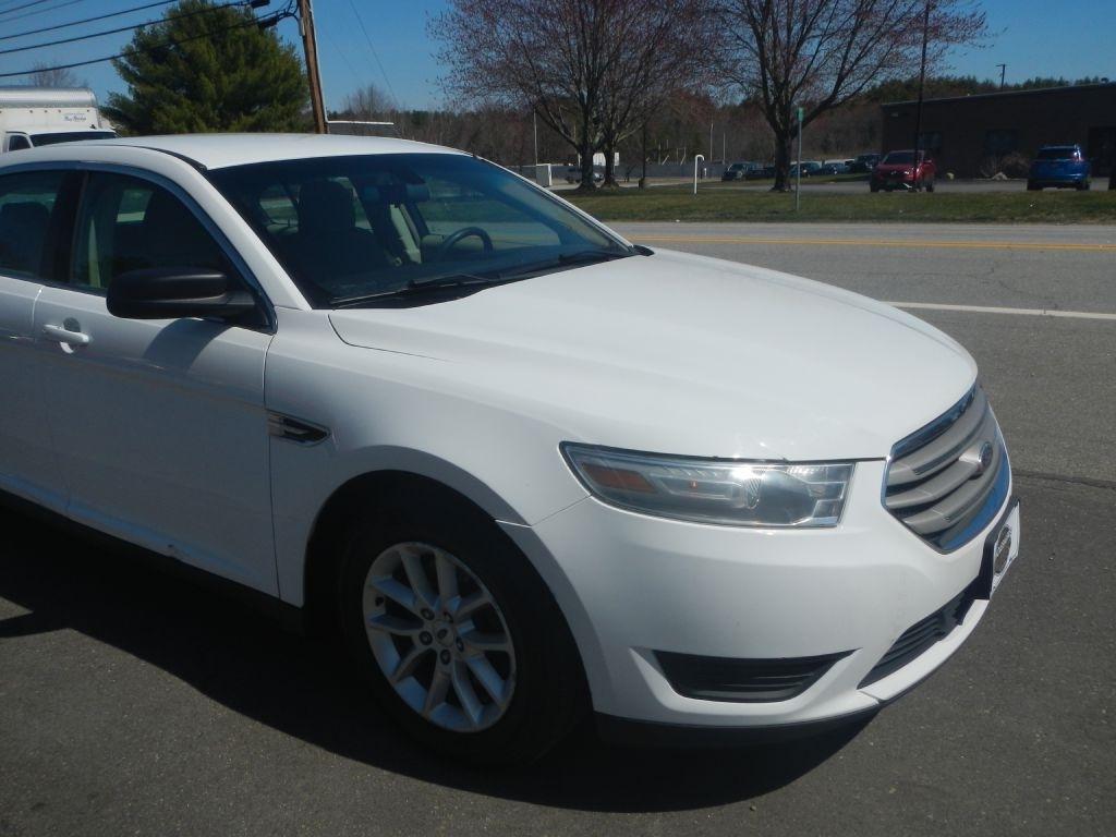 Ford Taurus SE FWD 2014