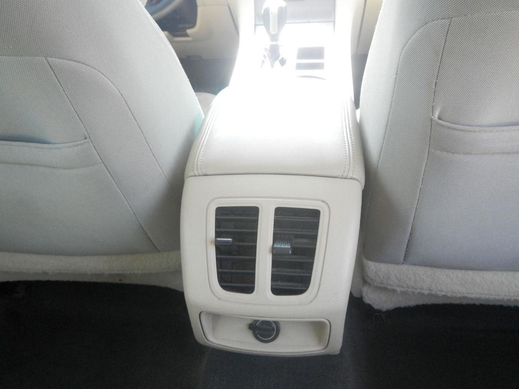 Ford Taurus SE FWD 2014