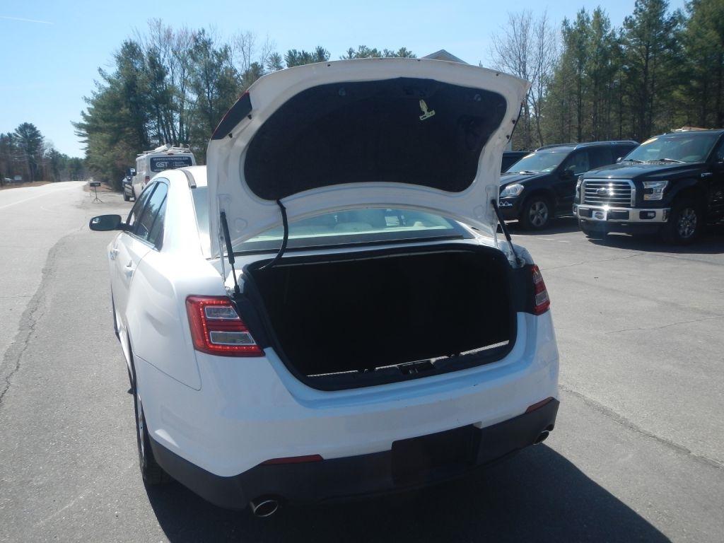 Ford Taurus SE FWD 2014