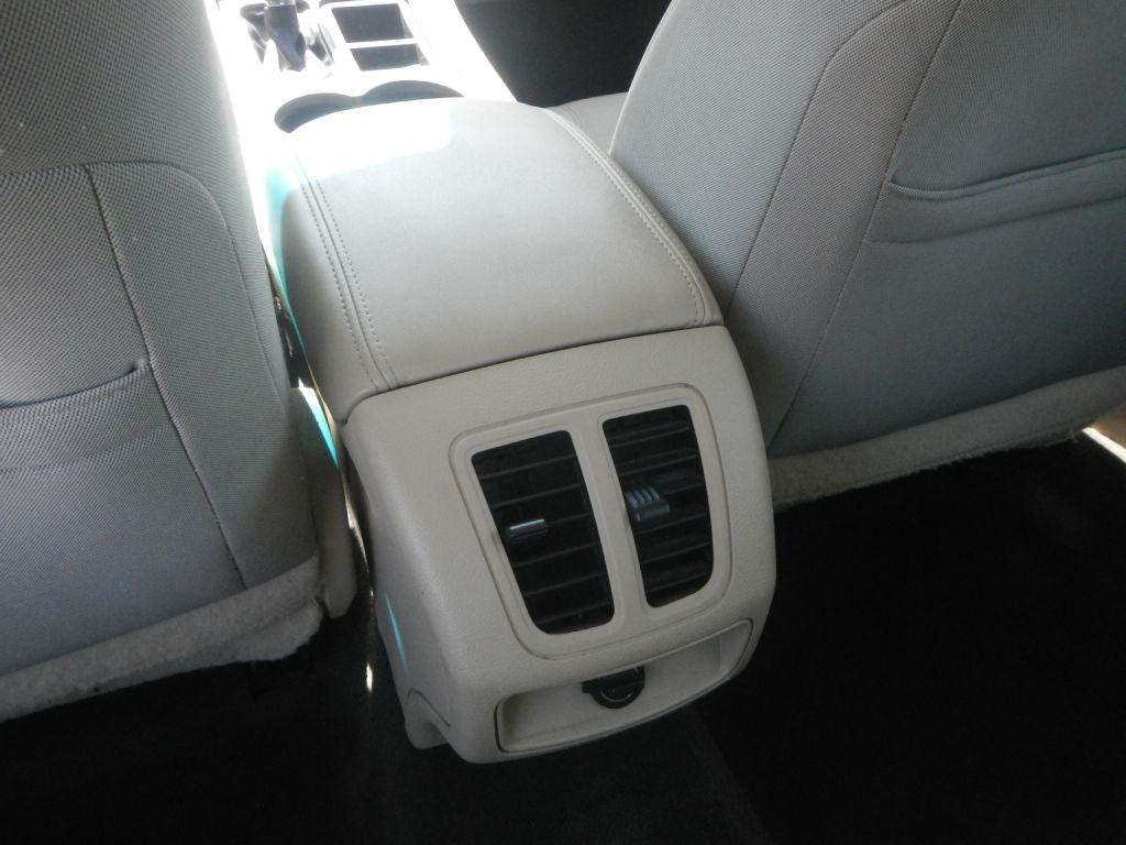 Ford Taurus SE FWD 2014