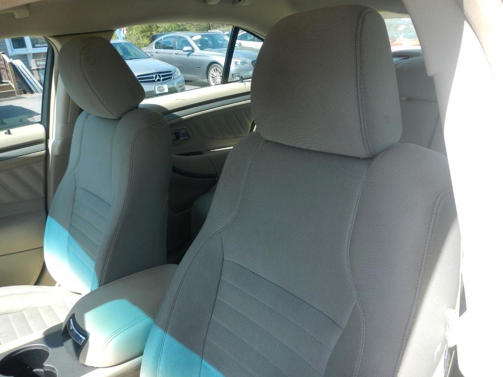 Ford Taurus SE FWD 2014