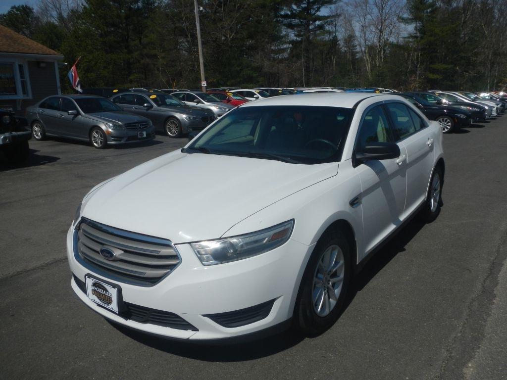 Ford Taurus SE FWD 2014