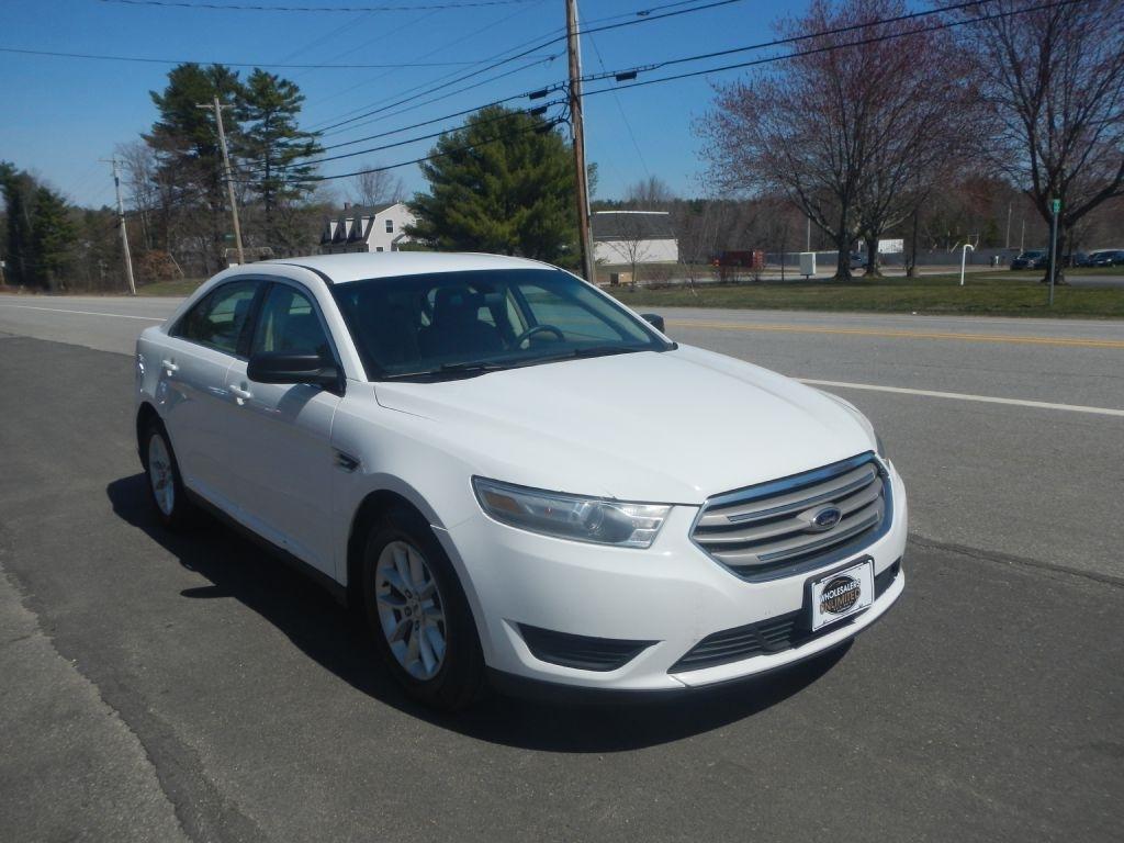 Ford Taurus SE FWD 2014