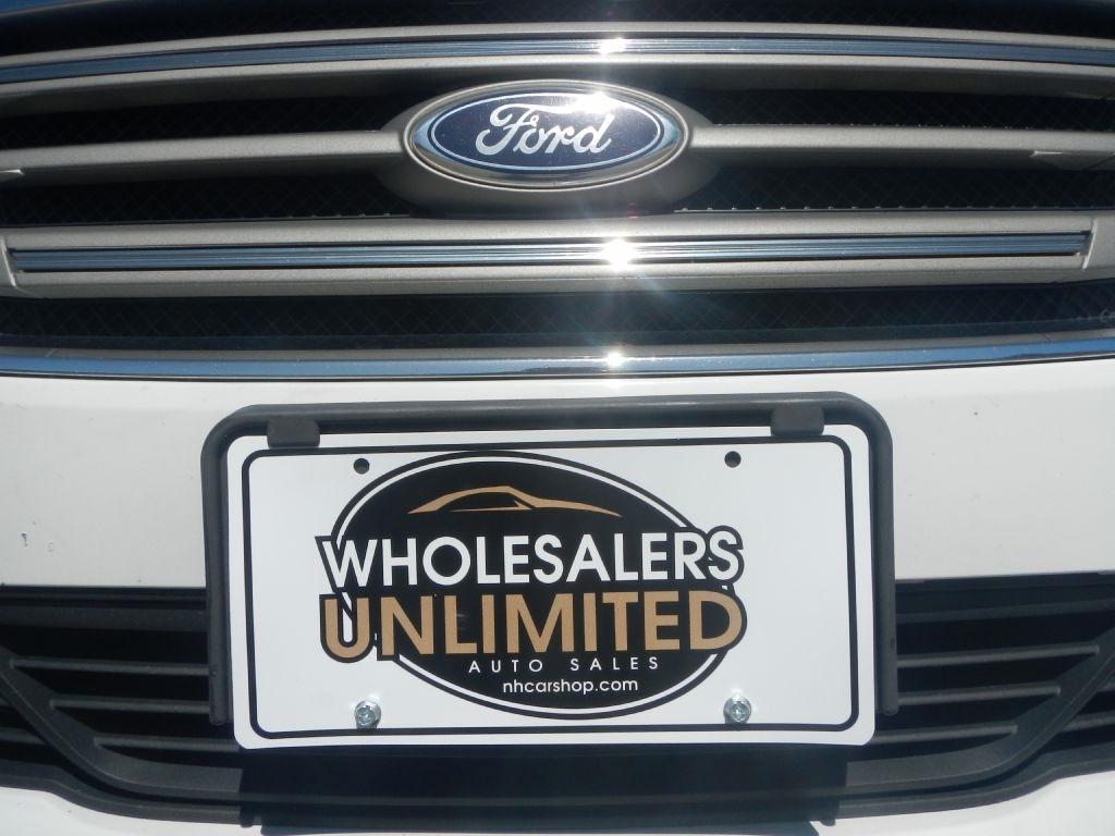 Ford Taurus SE FWD 2014