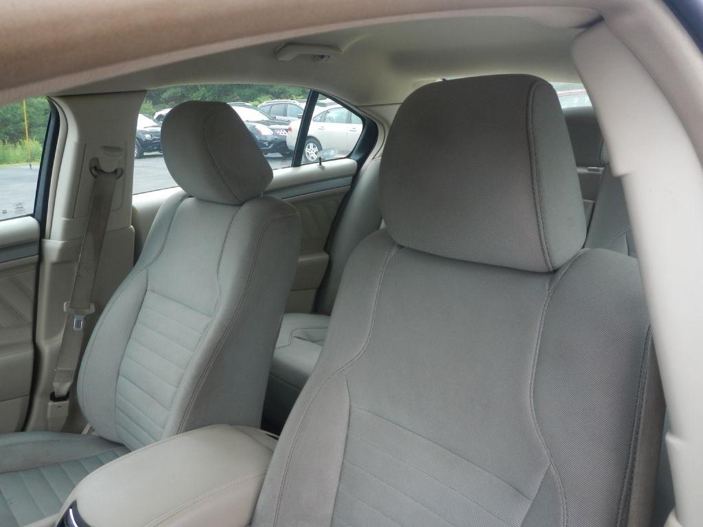 Ford Taurus SE FWD 2014