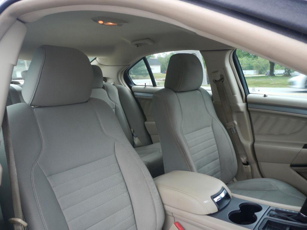 Ford Taurus SE FWD 2014