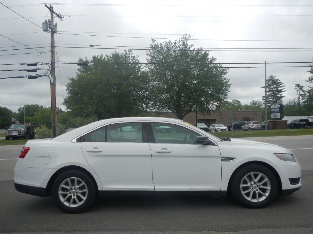 Ford Taurus SE FWD 2014