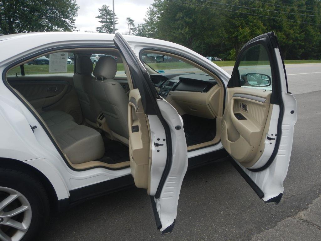 Ford Taurus SE FWD 2014