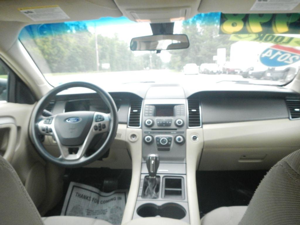 Ford Taurus SE FWD 2014