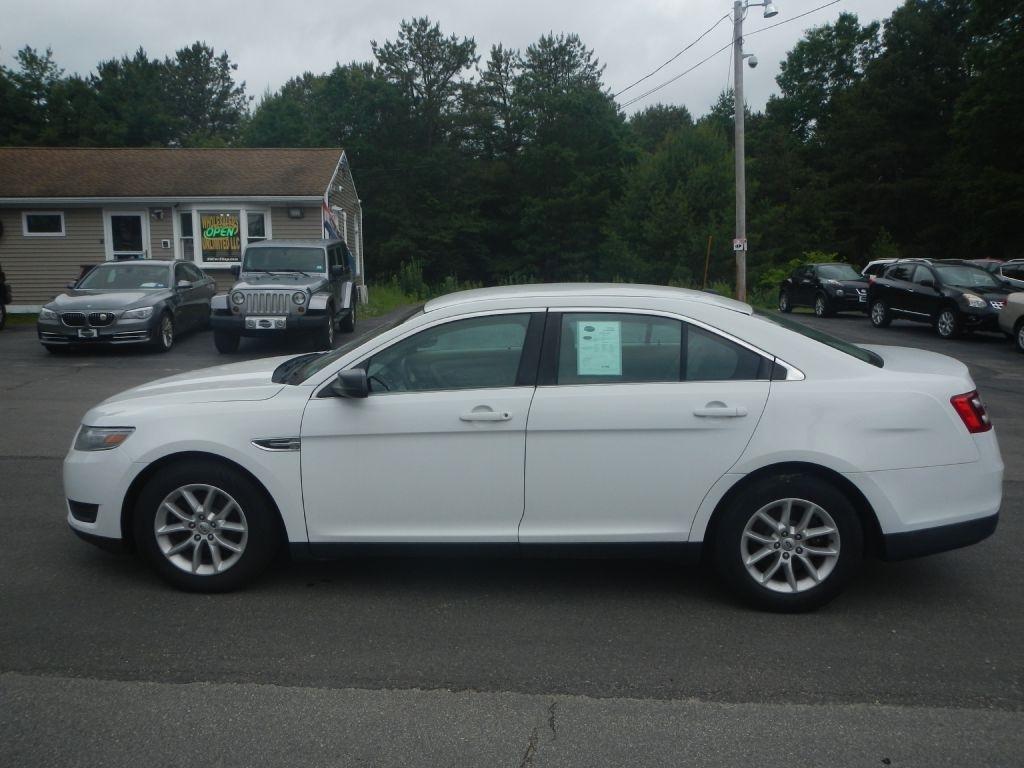 Ford Taurus SE FWD 2014