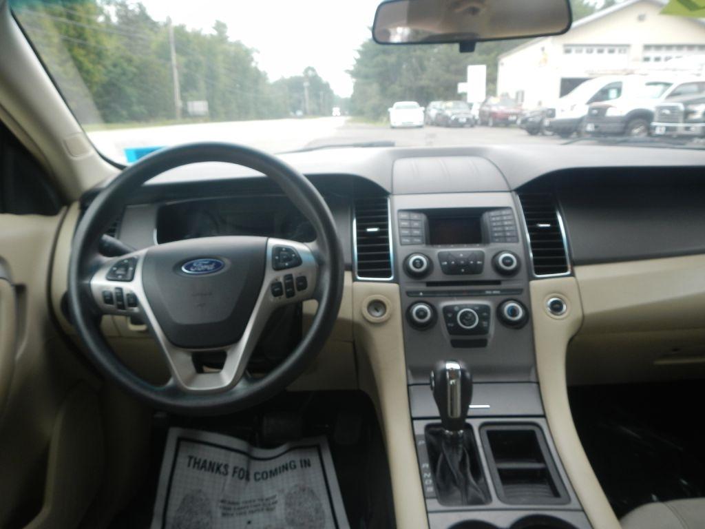 Ford Taurus SE FWD 2014