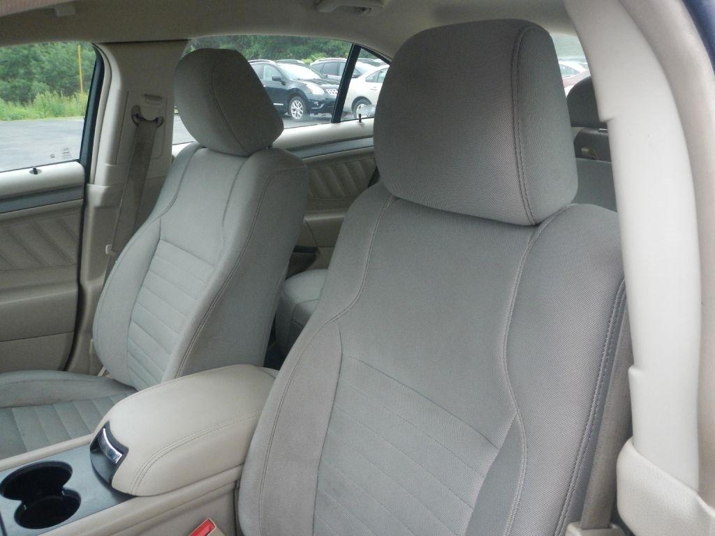 Ford Taurus SE FWD 2014