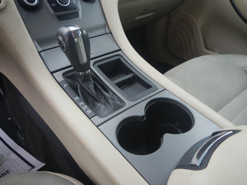 Ford Taurus SE FWD 2014