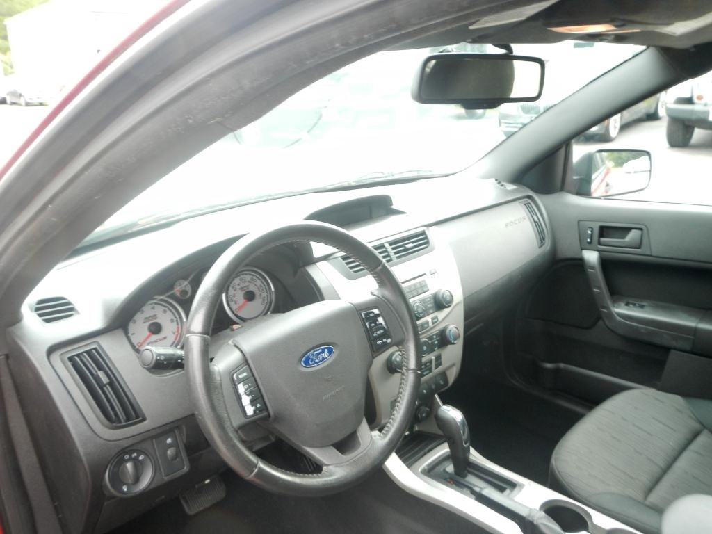 Ford Focus SE Sedan 2010
