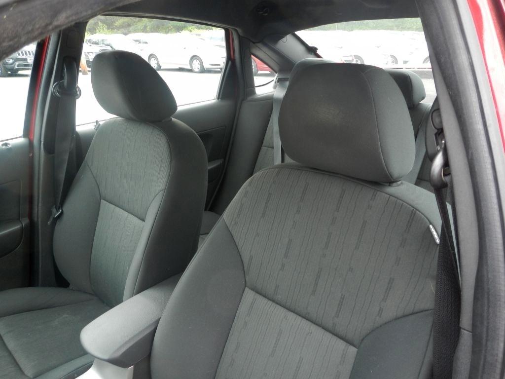 Ford Focus SE Sedan 2010