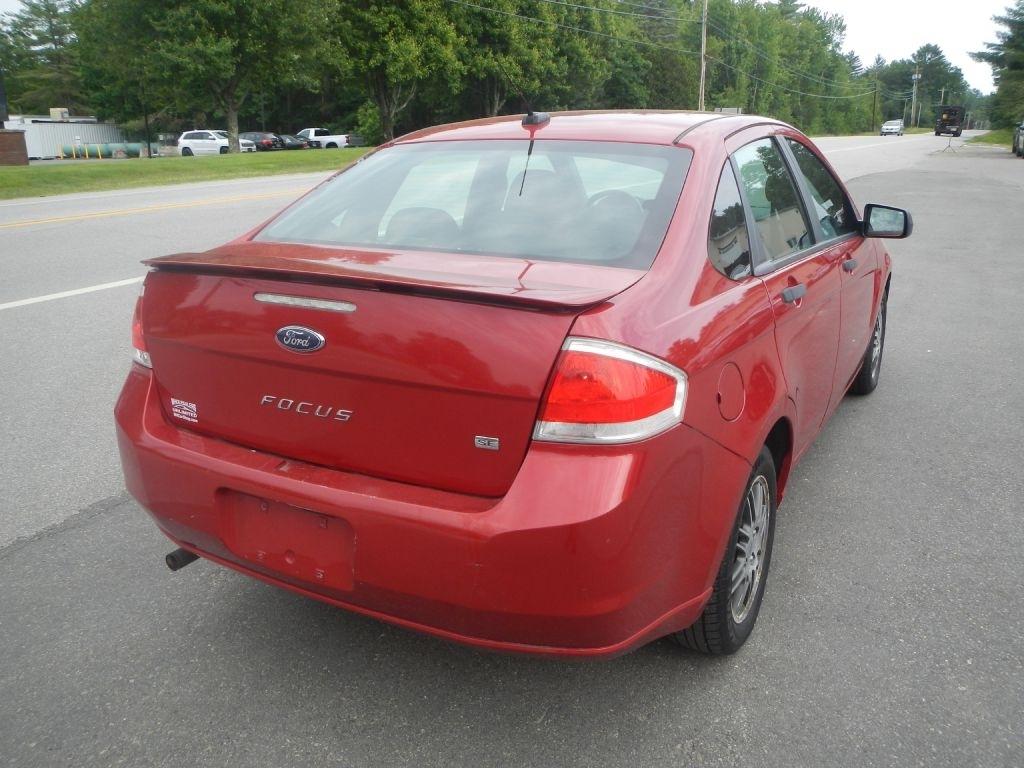 Ford Focus SE Sedan 2010