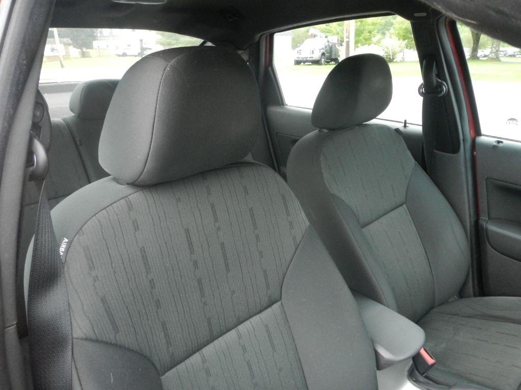 Ford Focus SE Sedan 2010