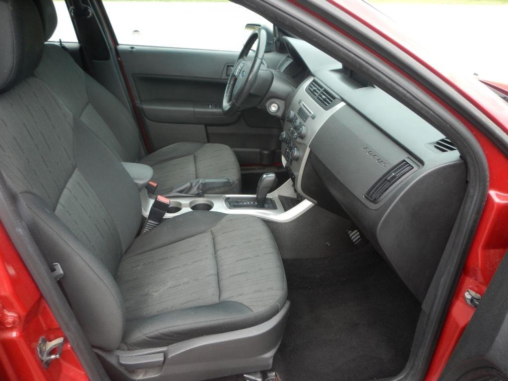 Ford Focus SE Sedan 2010