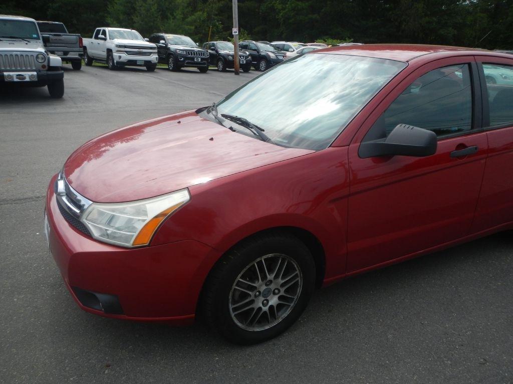 Ford Focus SE Sedan 2010