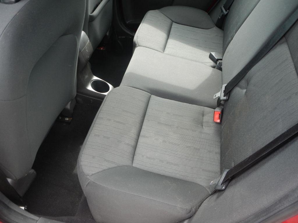 Ford Focus SE Sedan 2010