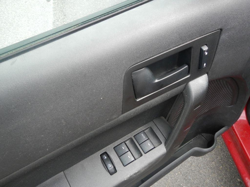 Ford Focus SE Sedan 2010