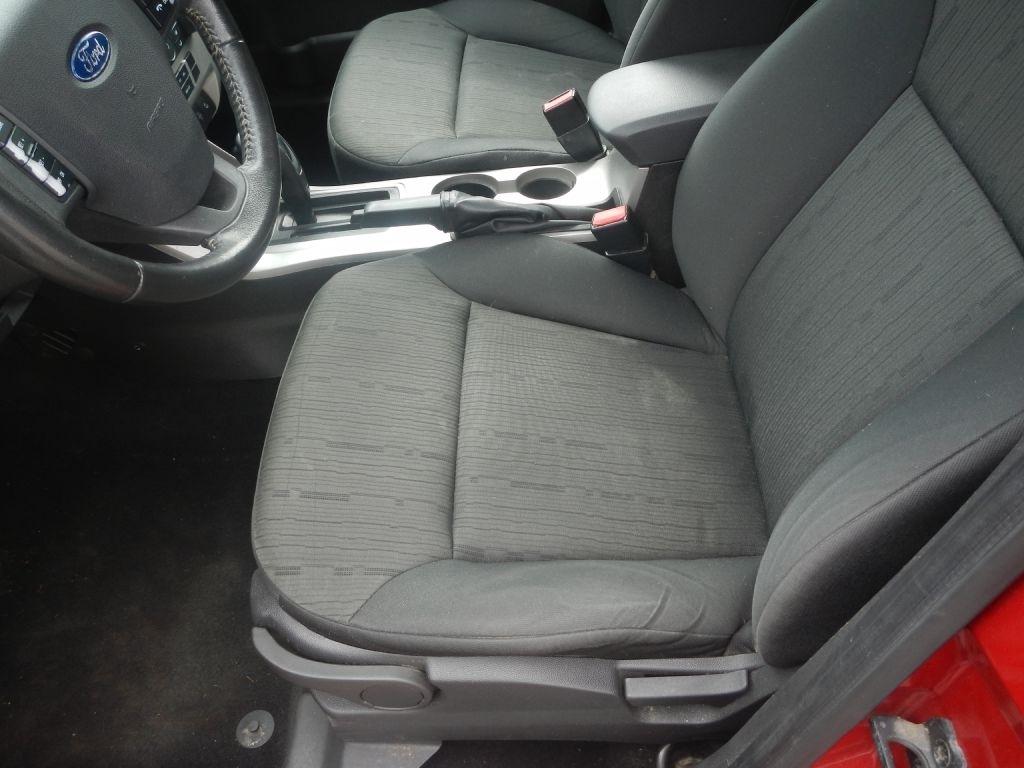 Ford Focus SE Sedan 2010