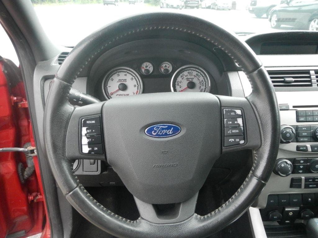 Ford Focus SE Sedan 2010