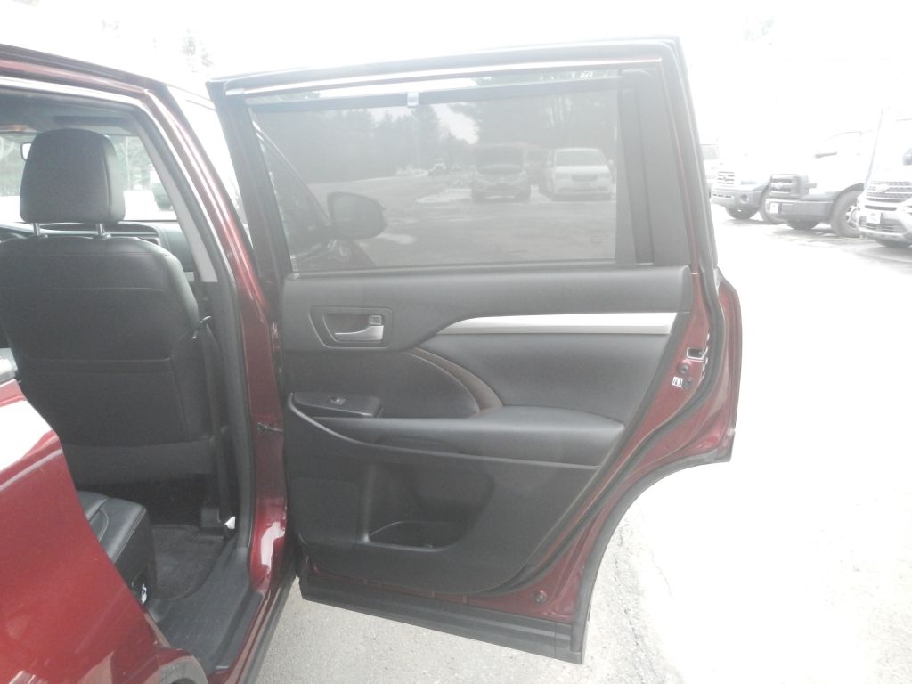 Toyota Highlander XLE AWD V6 2014