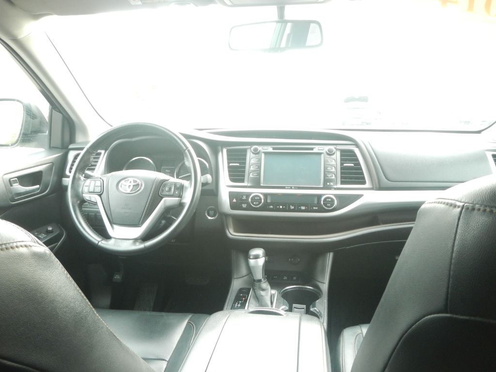 Toyota Highlander XLE AWD V6 2014