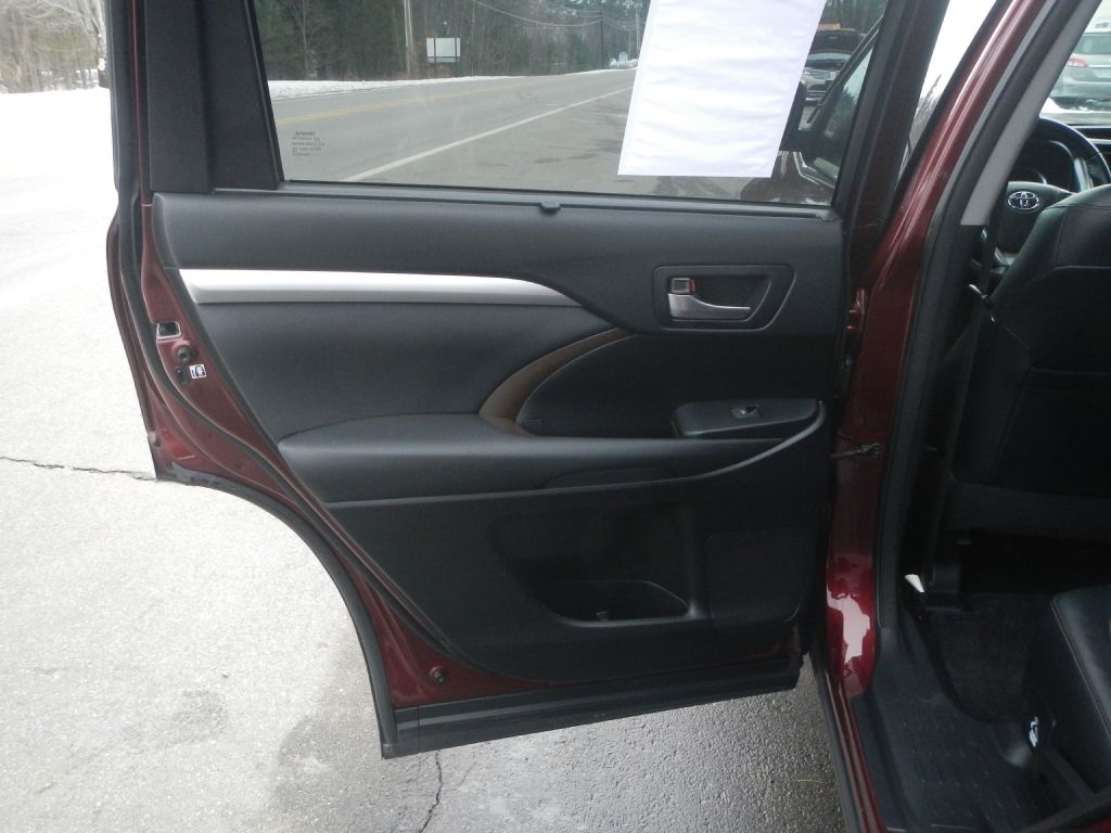 Toyota Highlander XLE AWD V6 2014