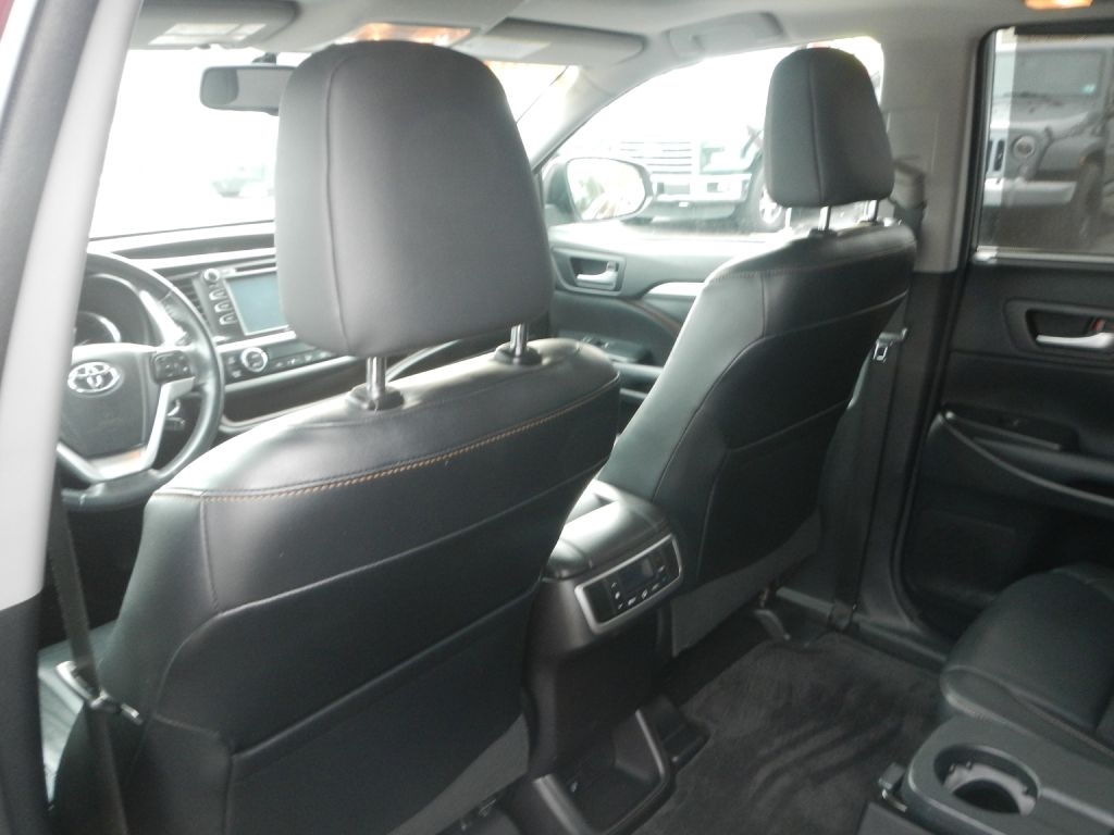 Toyota Highlander XLE AWD V6 2014