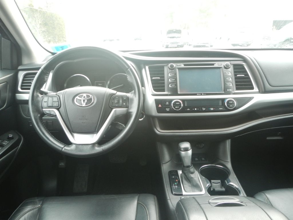 Toyota Highlander XLE AWD V6 2014