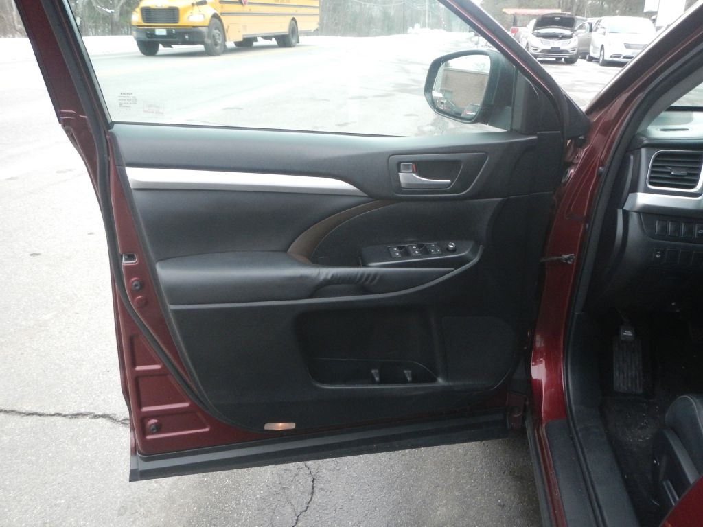 Toyota Highlander XLE AWD V6 2014