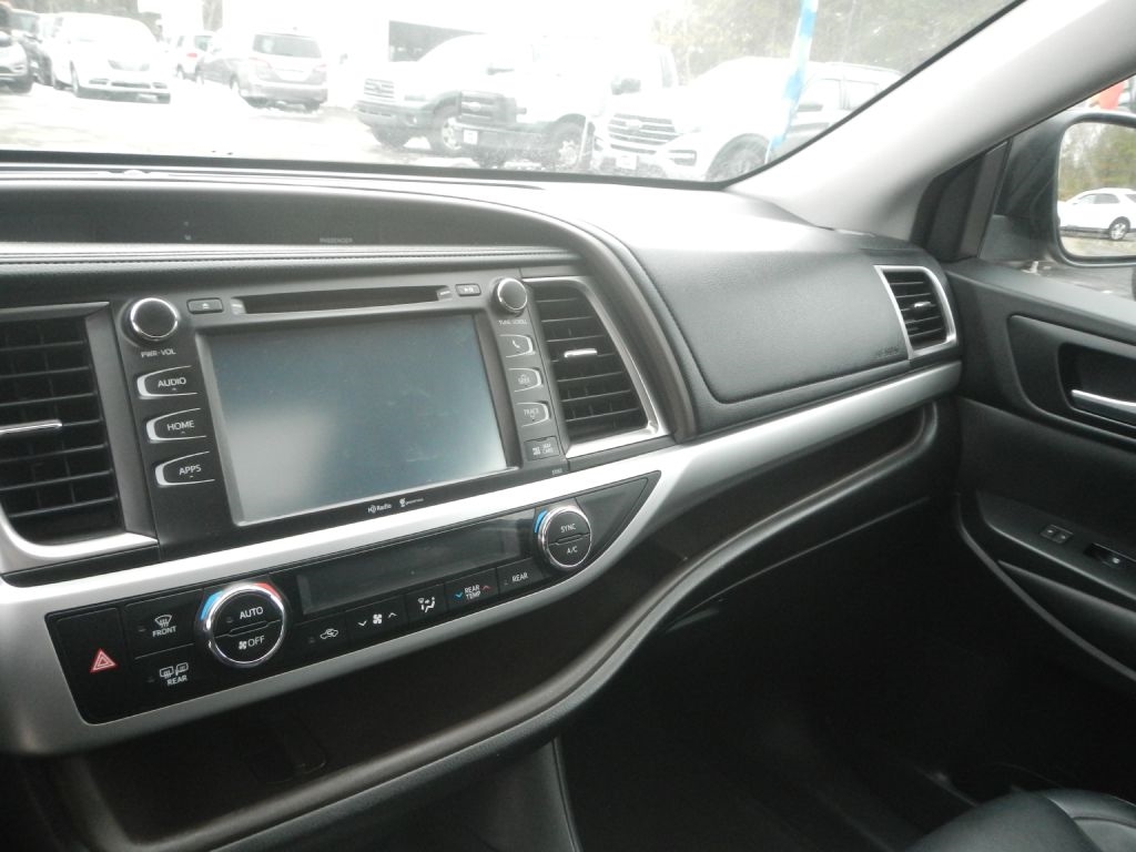 Toyota Highlander XLE AWD V6 2014