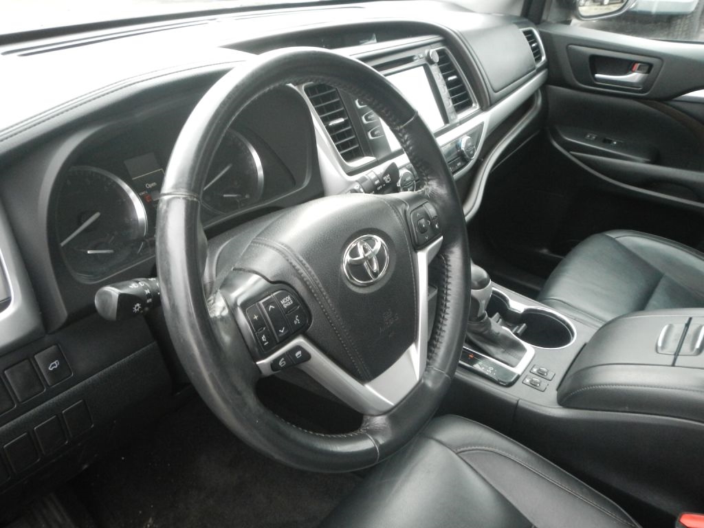 Toyota Highlander XLE AWD V6 2014