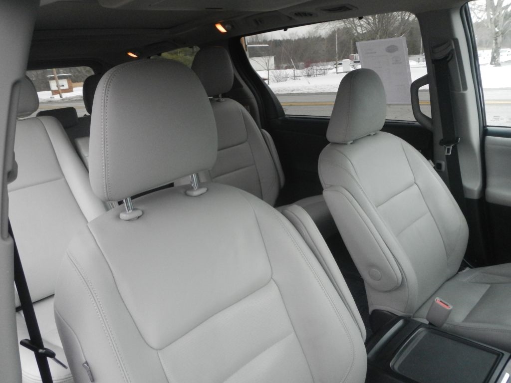 Toyota Sienna Limited AWD 7-Passenger V6 2015