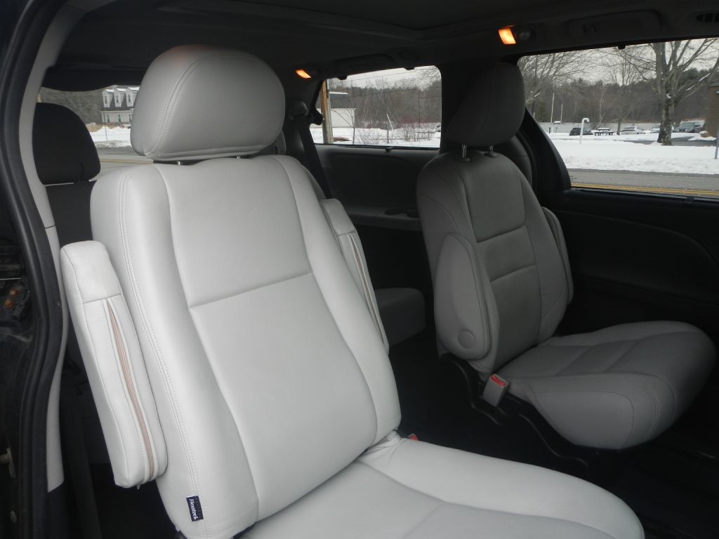 Toyota Sienna Limited AWD 7-Passenger V6 2015