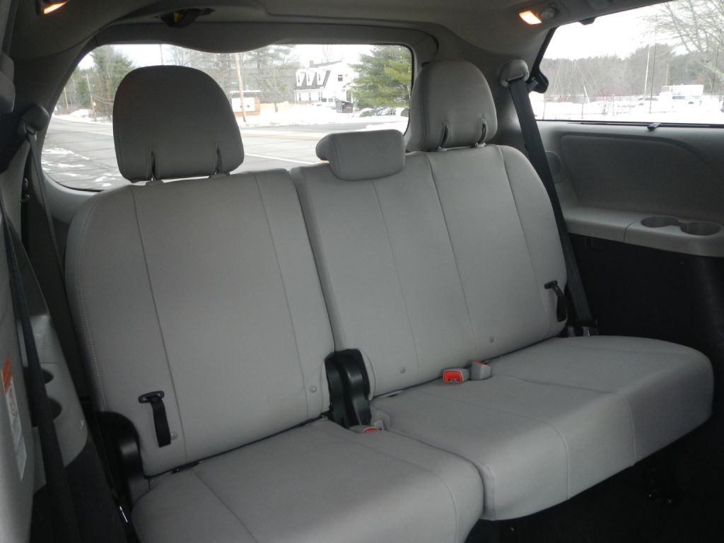 Toyota Sienna Limited AWD 7-Passenger V6 2015