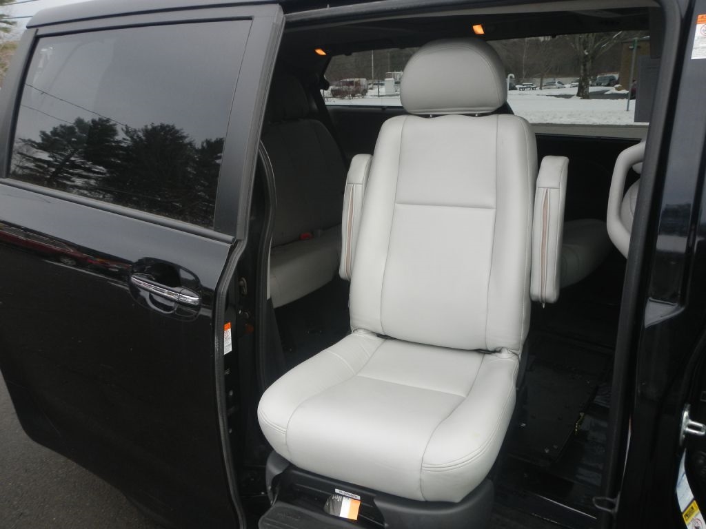 Toyota Sienna Limited AWD 7-Passenger V6 2015