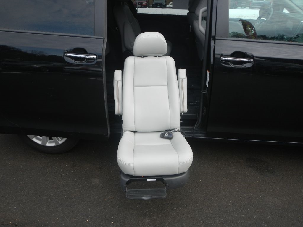 Toyota Sienna Limited AWD 7-Passenger V6 2015